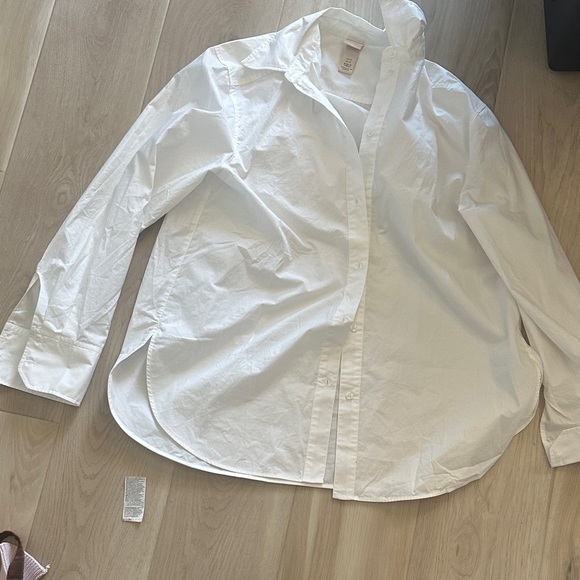H&M Women's Crisp White Button Down Shirt - Picture 1 of 4